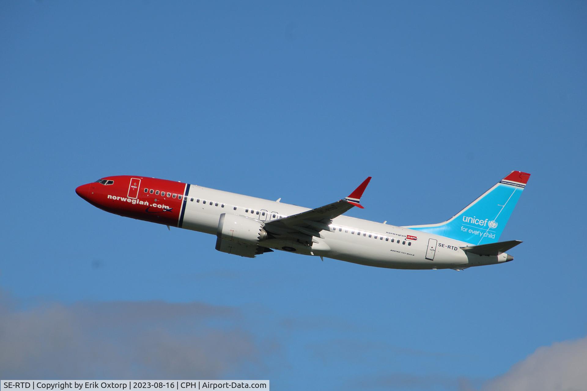 SE-RTD, 2022 Boeing 737-8 MAX C/N 63564, SE-RTD taking off rw 22R