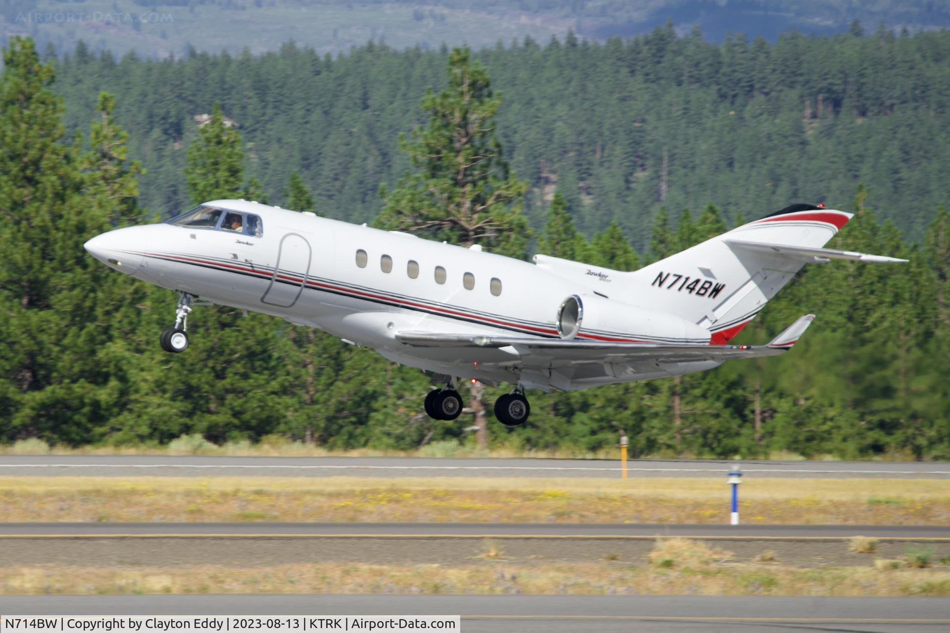 N714BW, 2007 Hawker Beechcraft Corp. Hawker 900XP C/N HA-0016, Truckee Tahoe airport in California 2023.