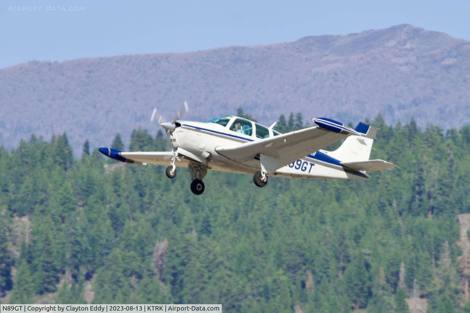N89GT, 1989 Beech F33A Bonanza C/N CE-1383, Truckee Tahoe airport in California 2023.