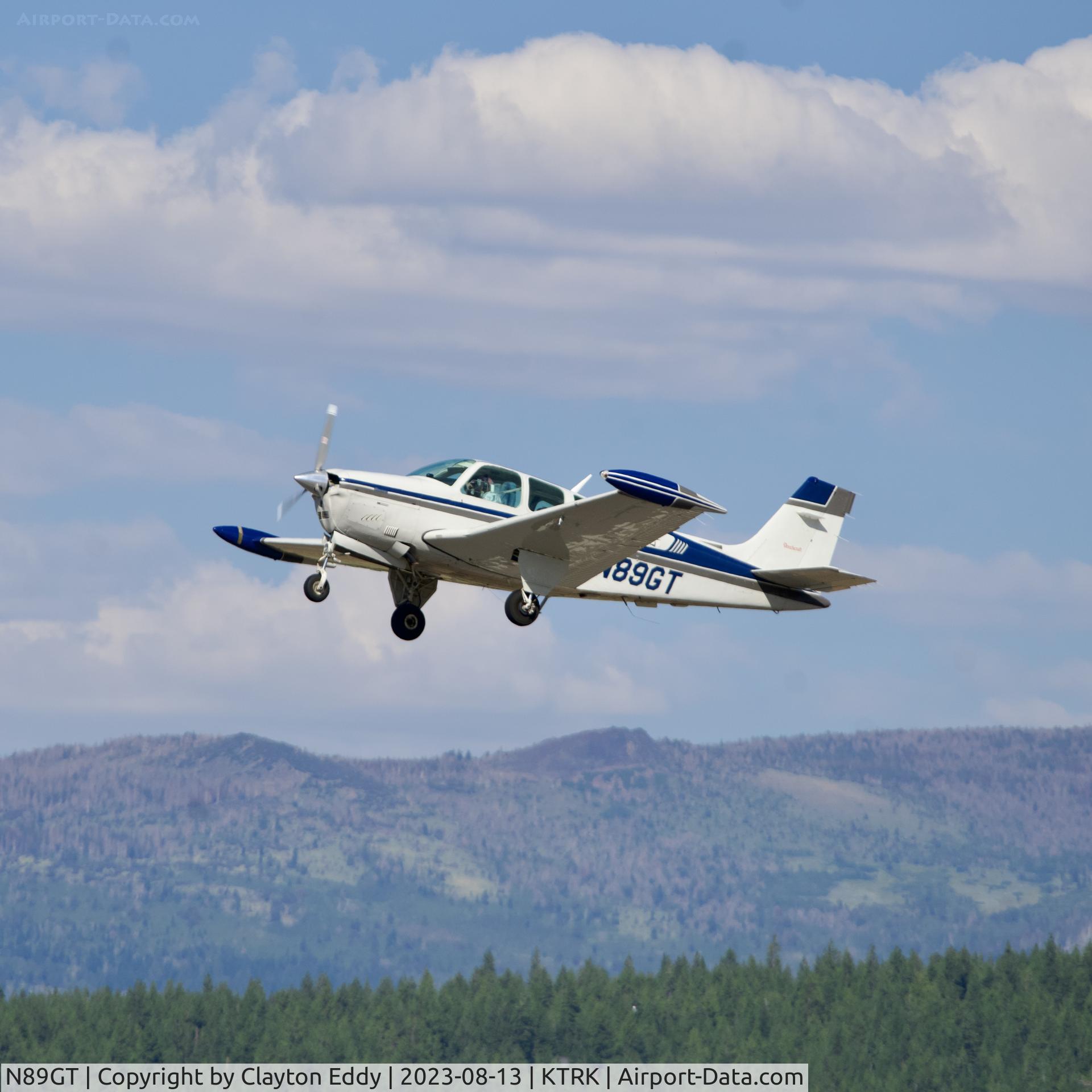 N89GT, 1989 Beech F33A Bonanza C/N CE-1383, Truckee Tahoe airport in California 2023.