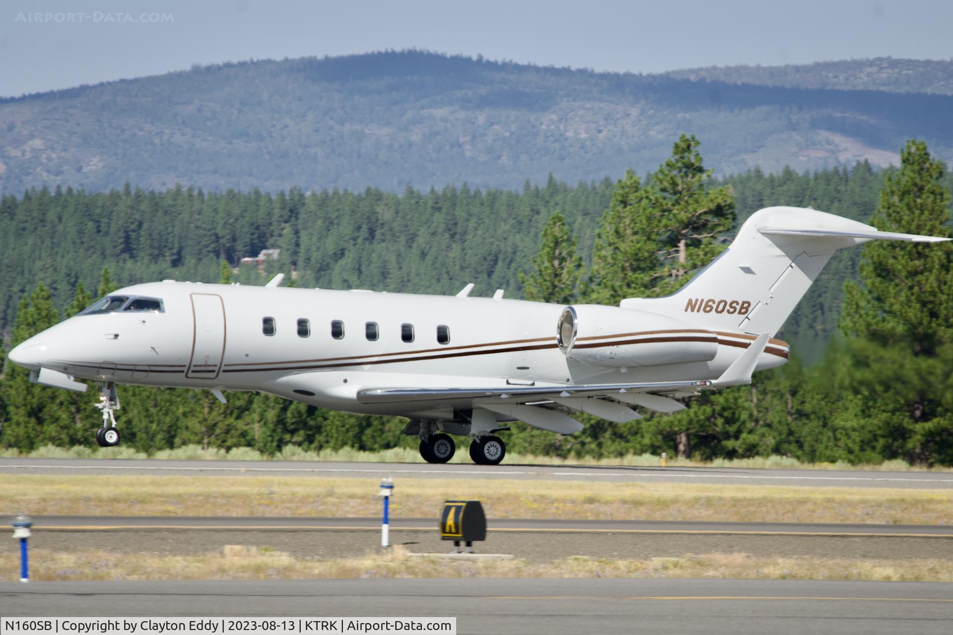 N160SB, Bombardier Challenger 300 (BD-100-1A10) C/N 20293, Truckee Tahoe airport in California 2023.