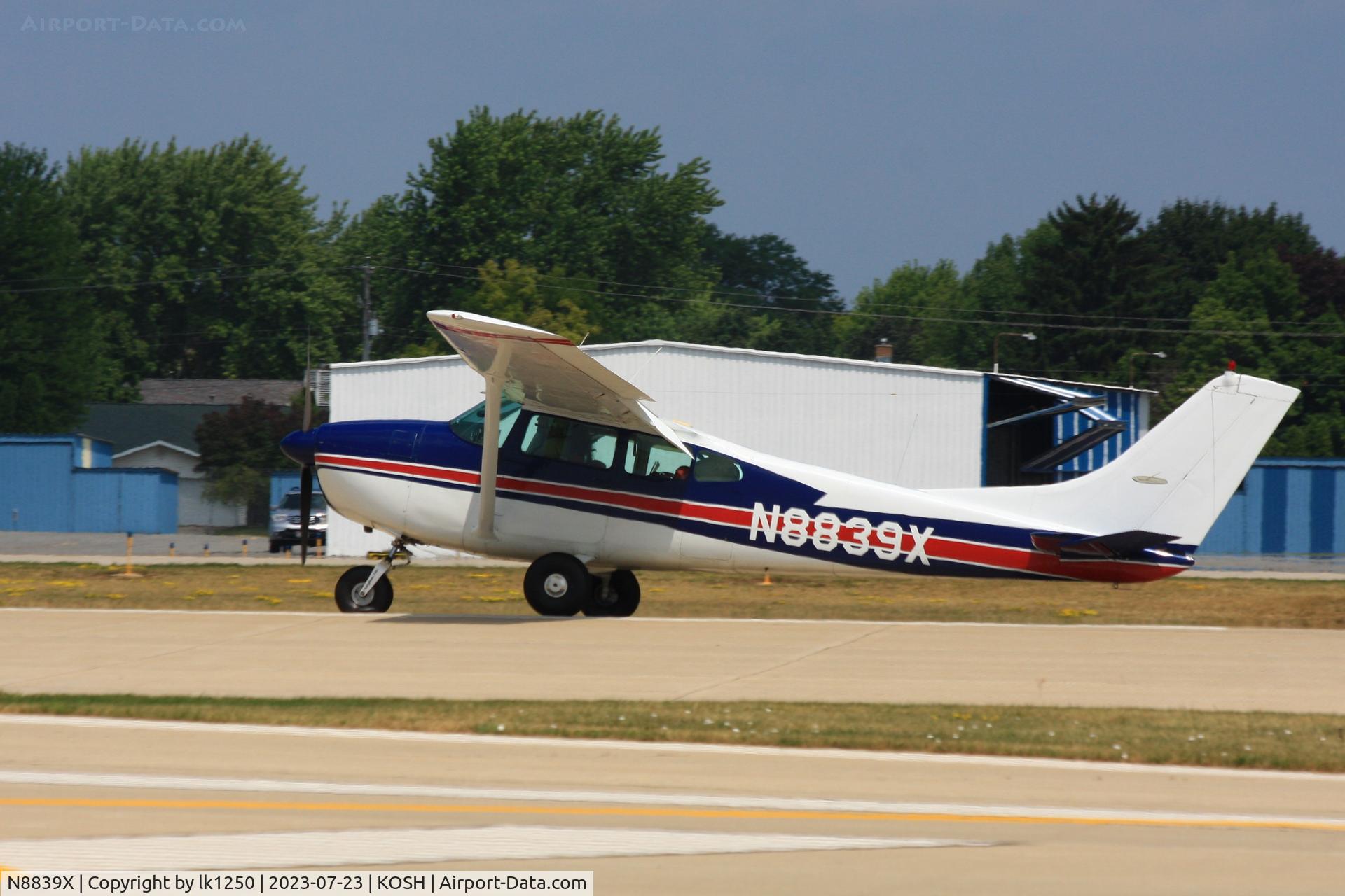 N8839X, 1961 Cessna 182D Skylane C/N 18253239, This Cessna Skylane arrives for EAA AirVenture 2023