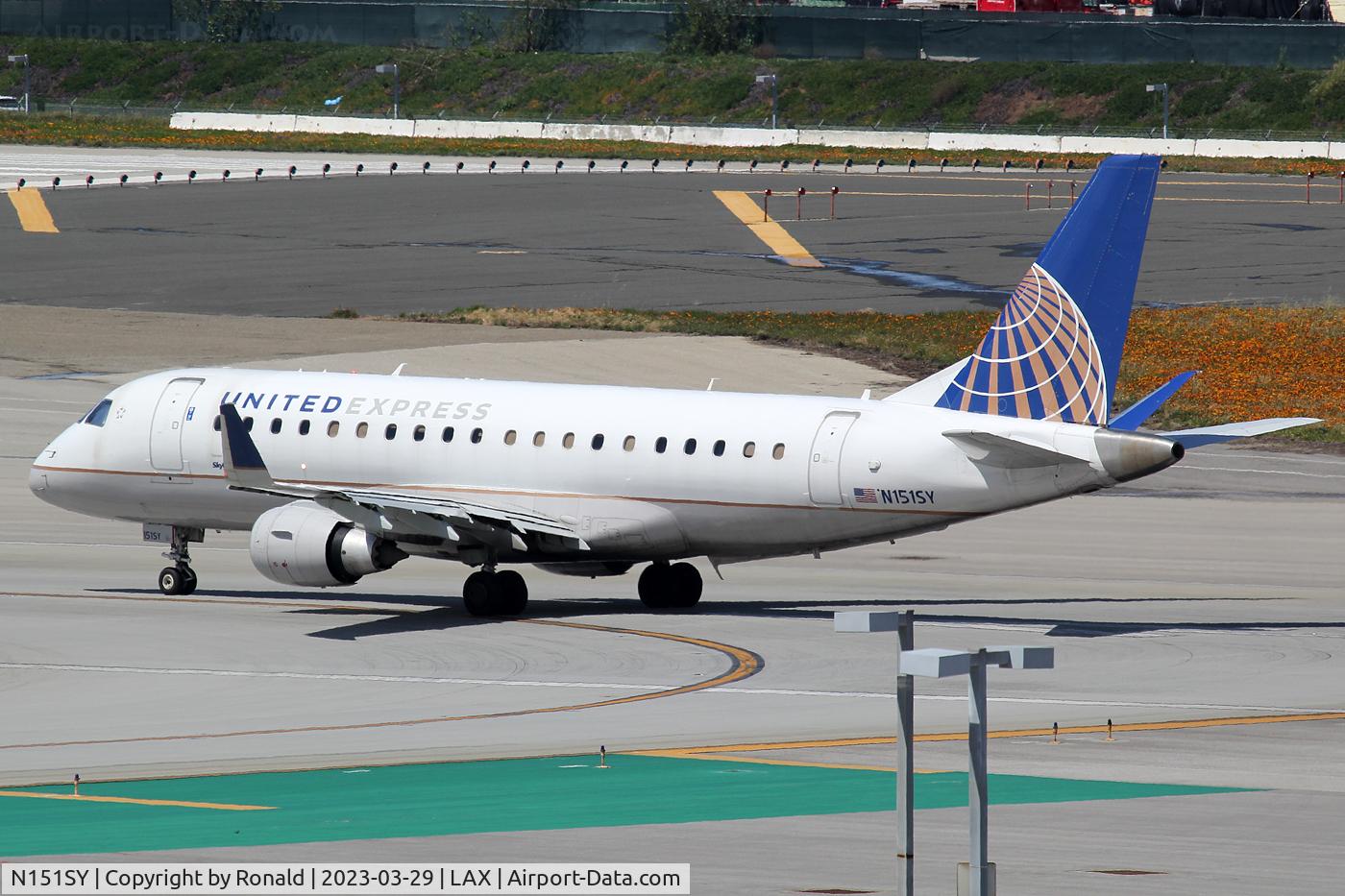 N151SY, 2015 Embraer 175LR (ERJ-170-200LR) C/N 17000503, at lax