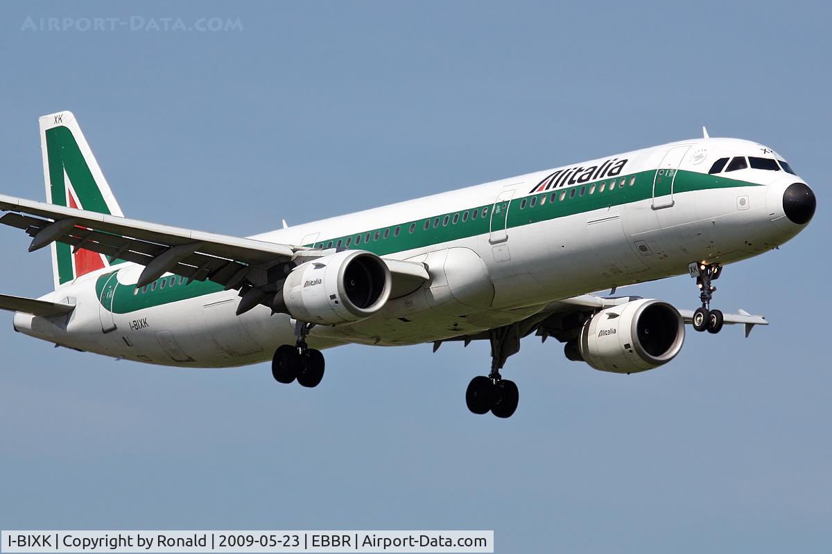I-BIXK, 2000 Airbus A321-112 C/N 1220, at bru