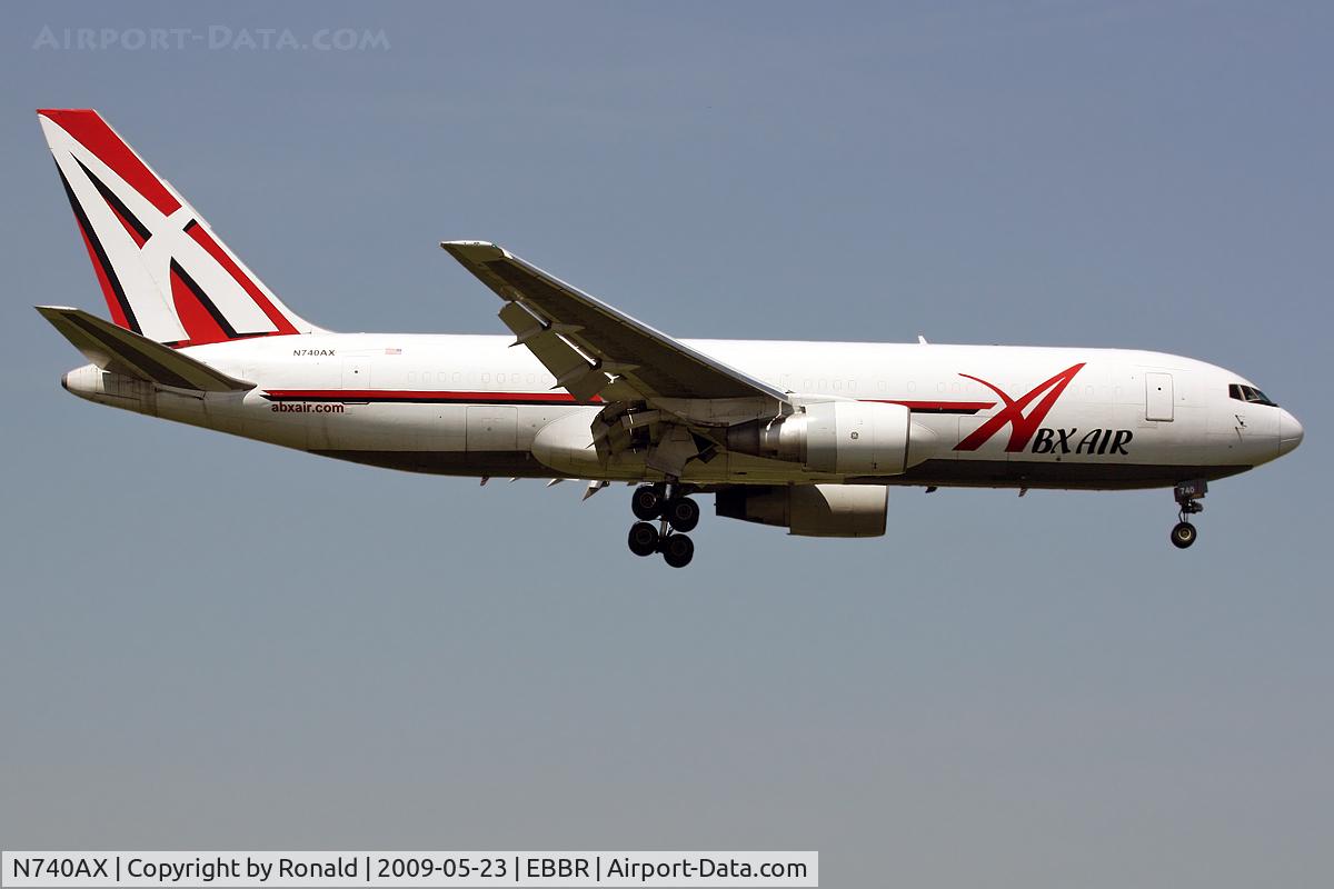 N740AX, 1983 Boeing 767-232 C/N 22213, at bru