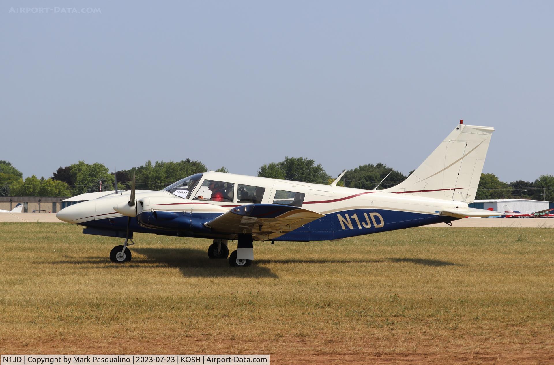 N1JD, 1972 Piper PA-34-200 C/N 34-7250103, Piper PA-34-200
