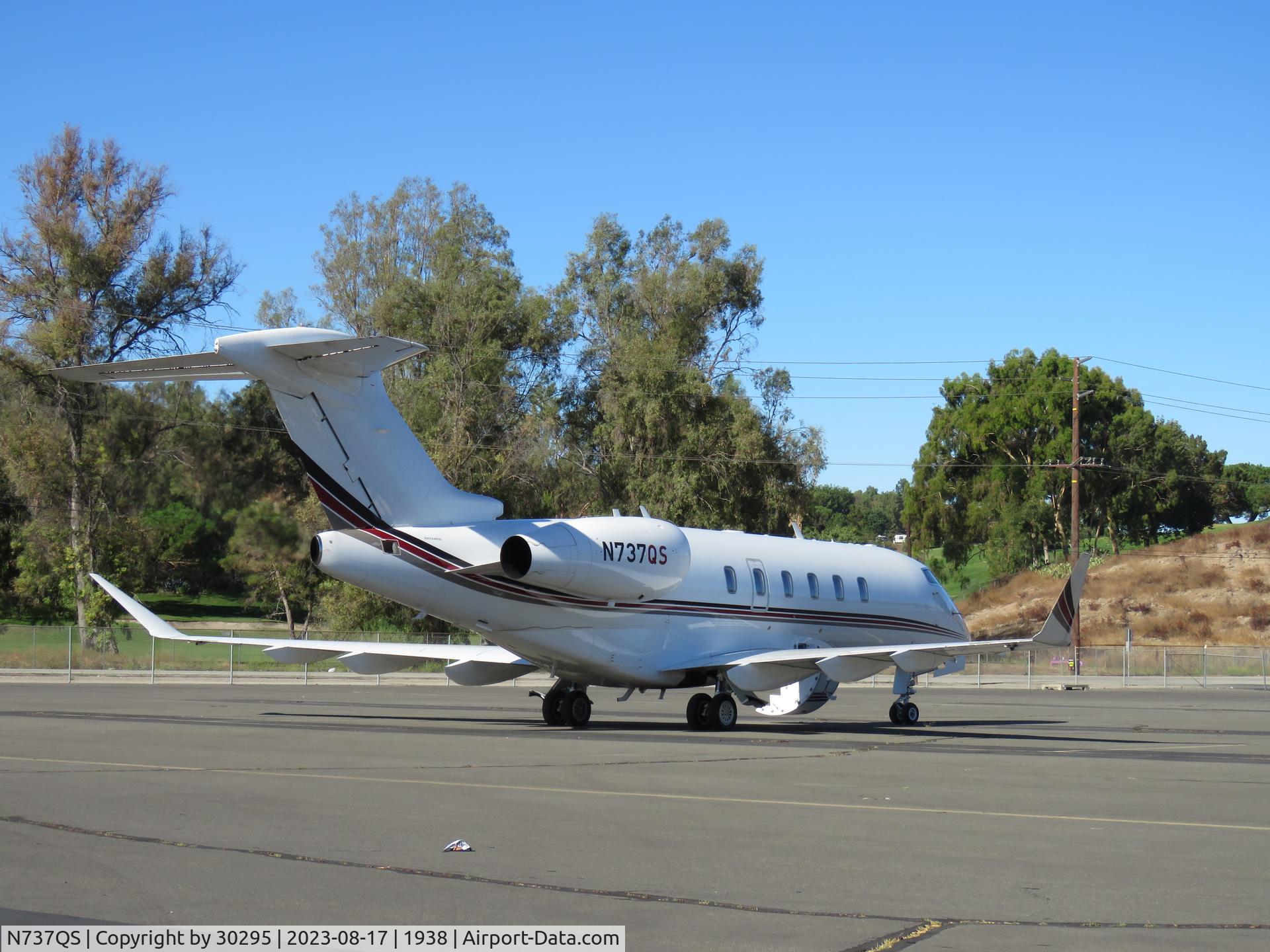 N737QS, 2017 Bombardier Challenger 350 C/N 20682, Parked