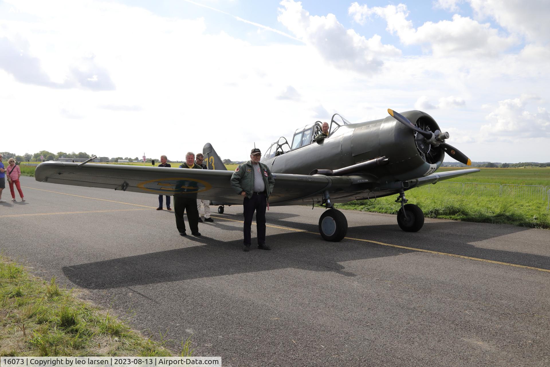16073, 1943 Noorduyn AT-16-ND (Sk.16A) Texan C/N 14A-1098, Værløse Denmark 13.8.2023