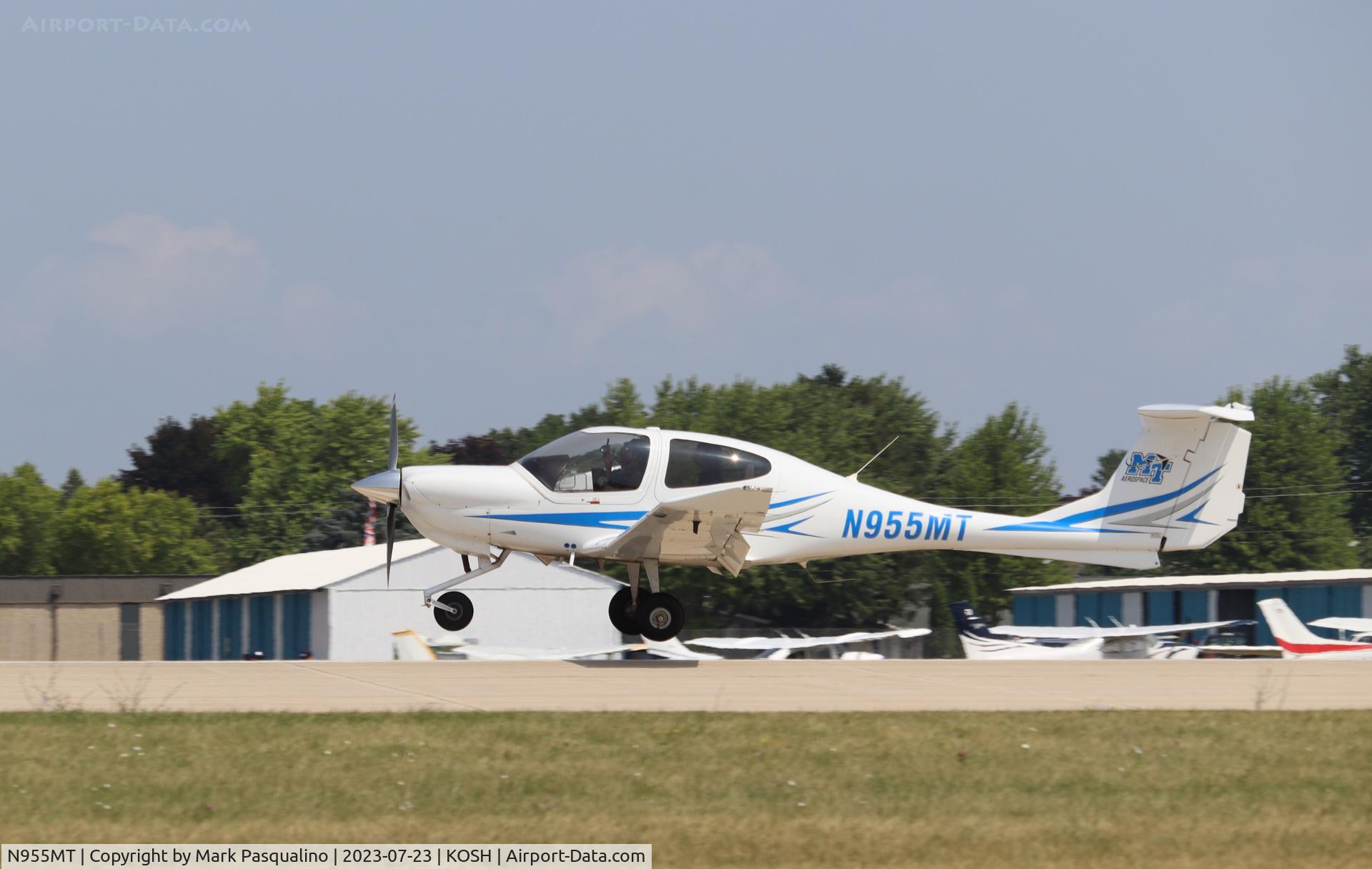 N955MT, 2022 Diamond DA-40 Diamond Star C/N 40.1236, Diamond DA-40