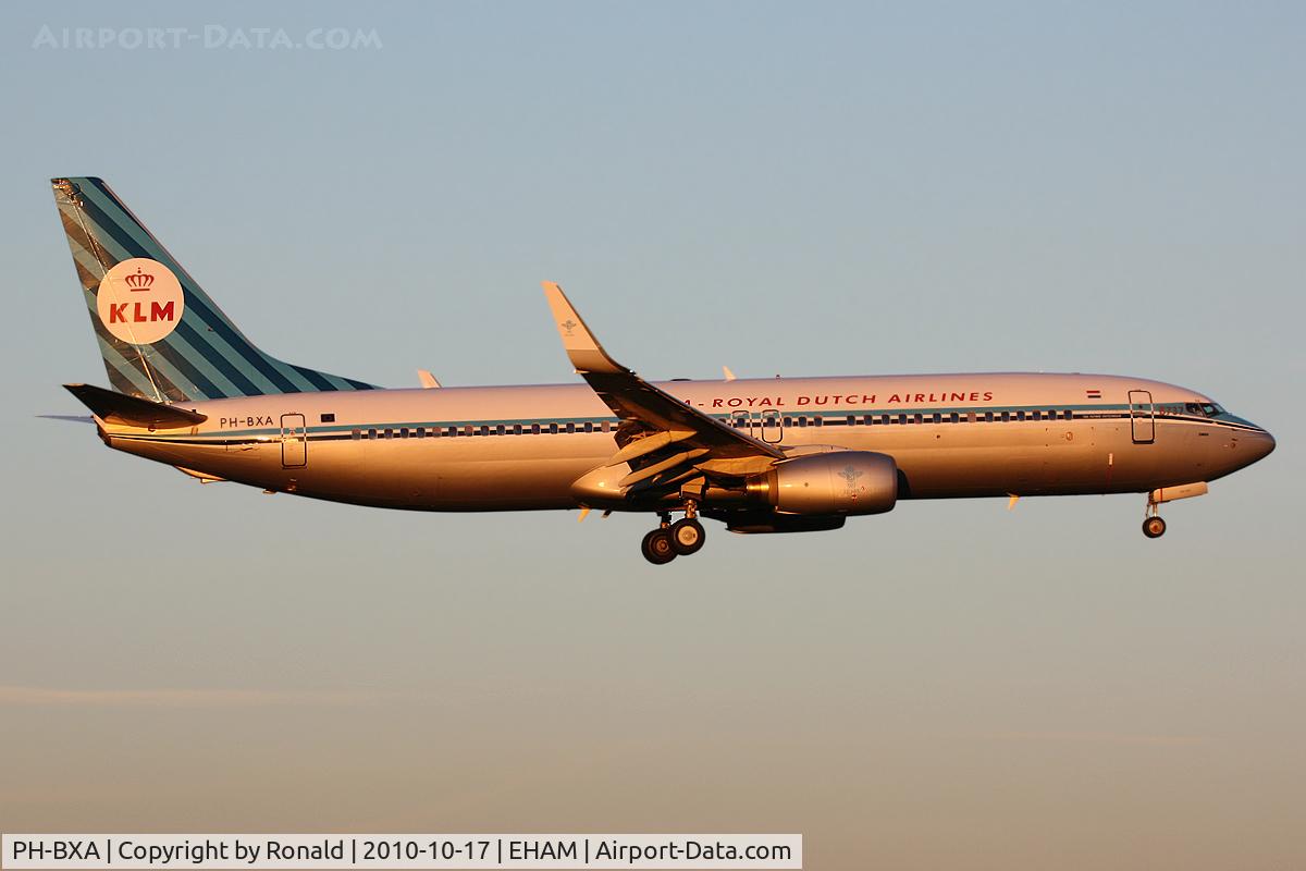 PH-BXA, 1998 Boeing 737-8K2 C/N 29131, at spl