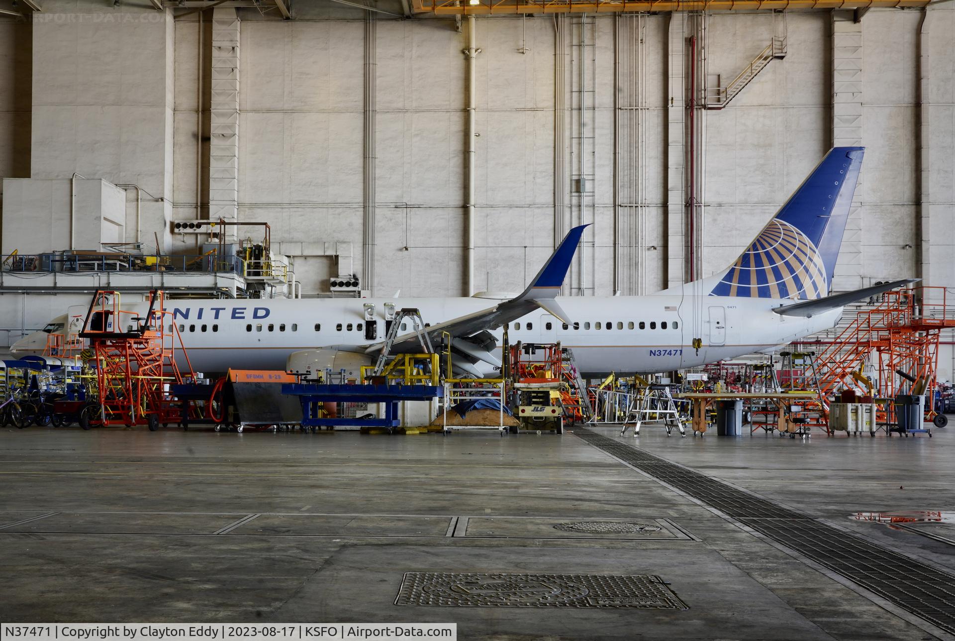 N37471, 2013 Boeing 737-924/ER C/N 37102, SFO 2023.
