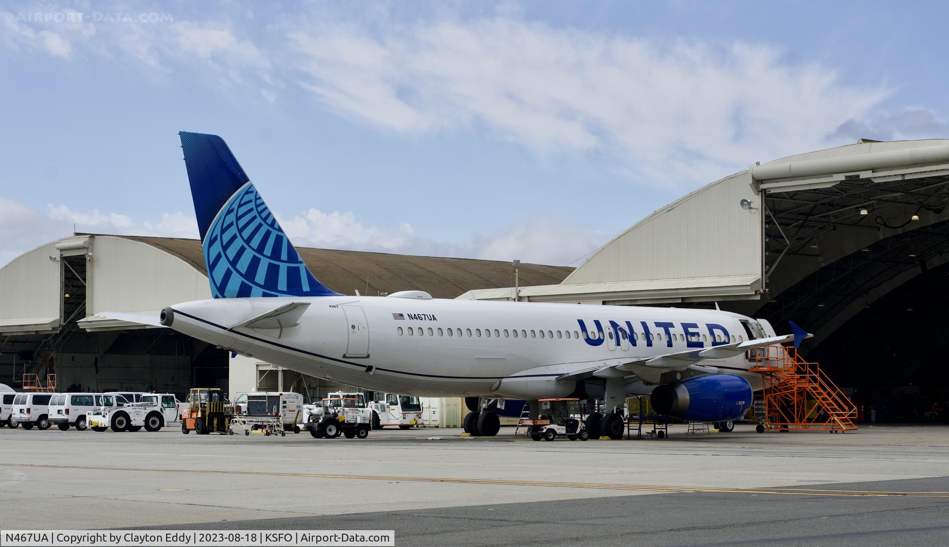 N467UA, 2000 Airbus A320-232 C/N 1359, SFO 2023.