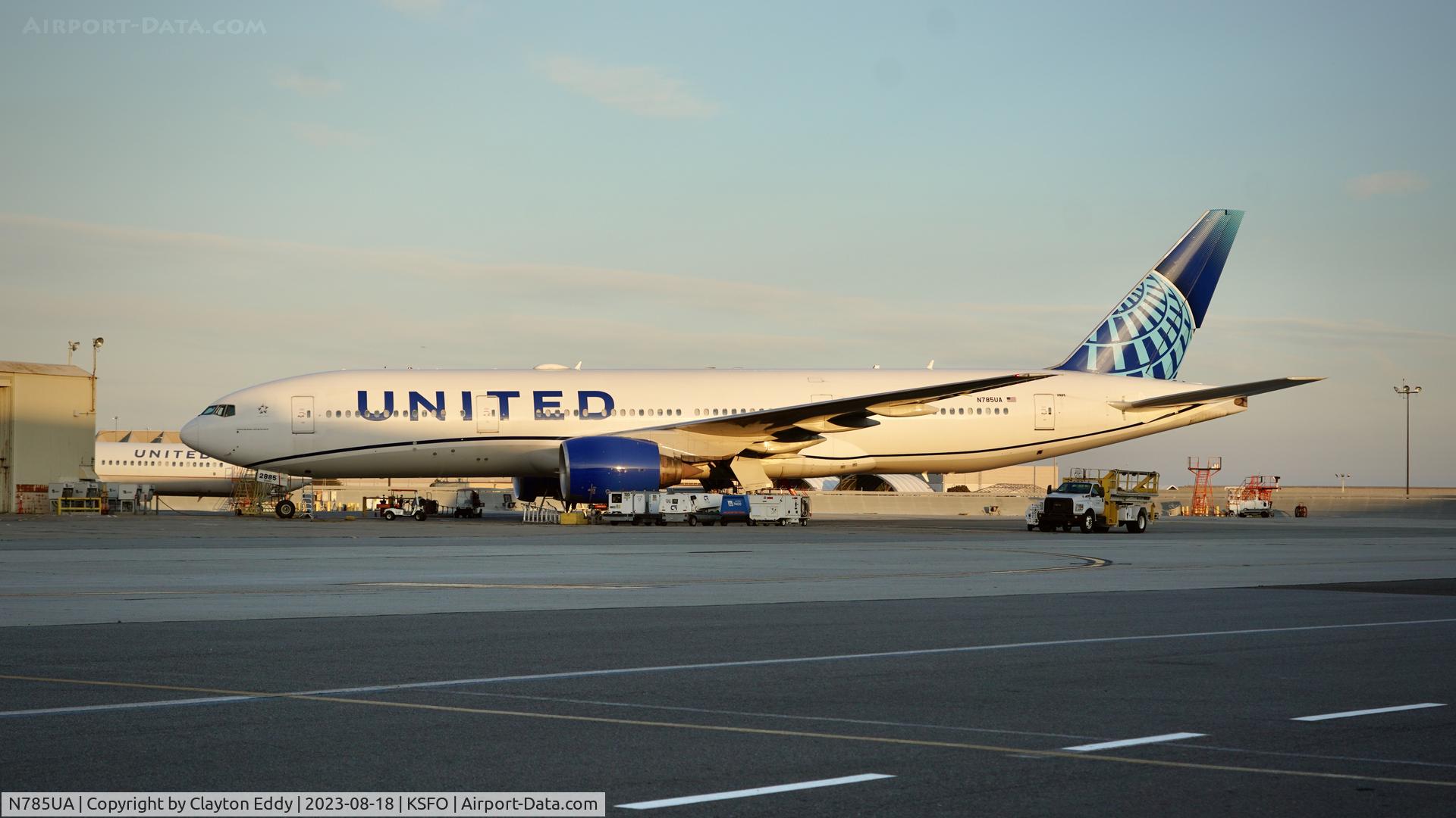 N785UA, 1997 Boeing 777-222 C/N 26954, Sunset SFO 2023.