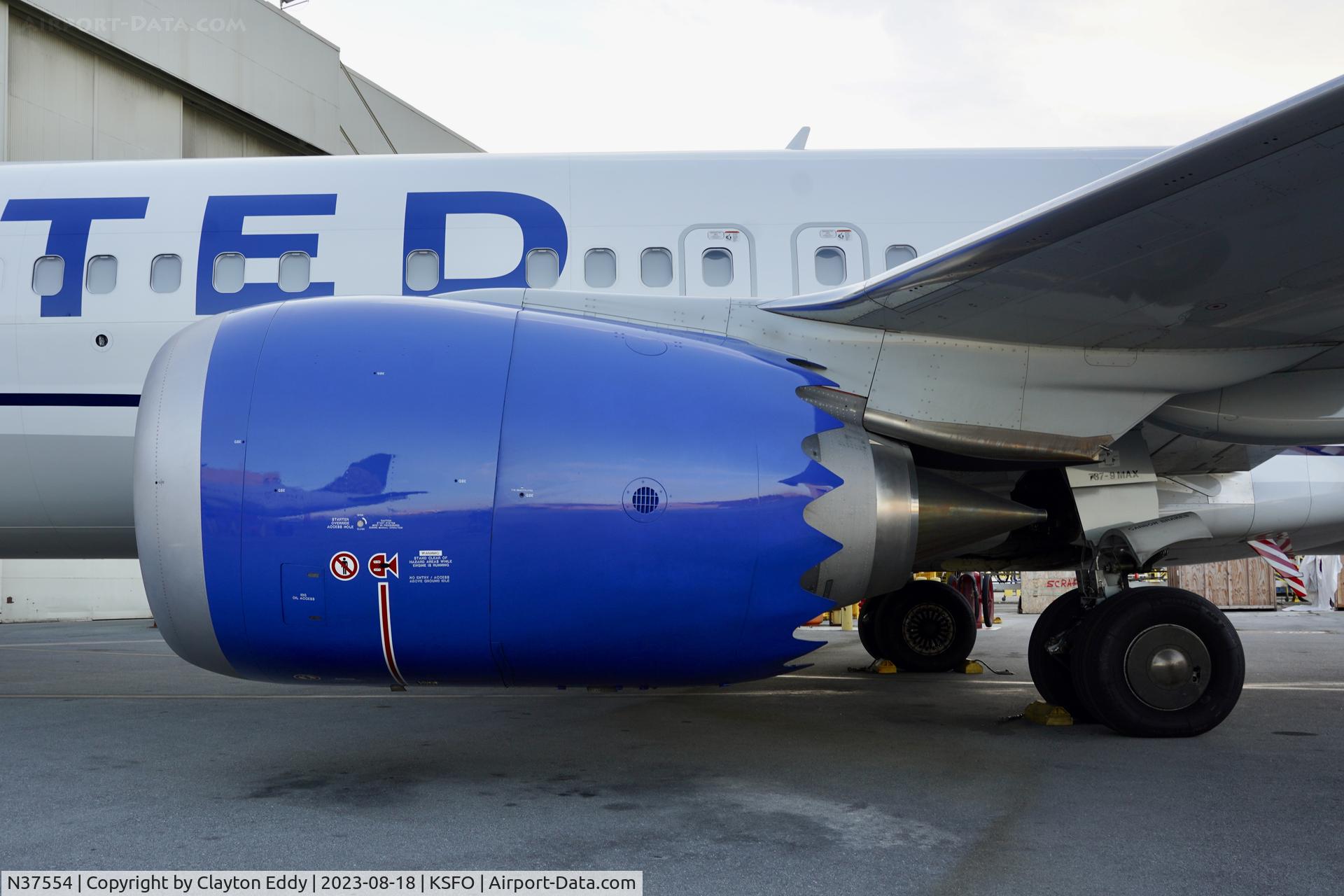N37554, 2023 Boeing 737-9 MAX C/N 67578, CFMI LEAP-1B engine. SFO. 2023.