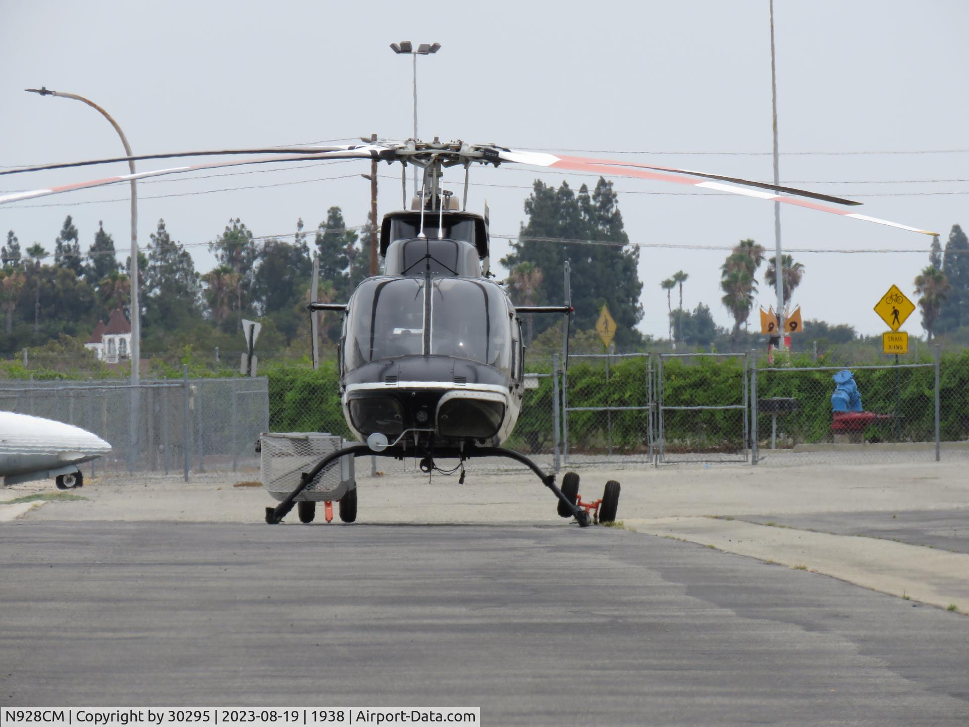 N928CM, 1999 Bell 407 C/N 53384, Looking west