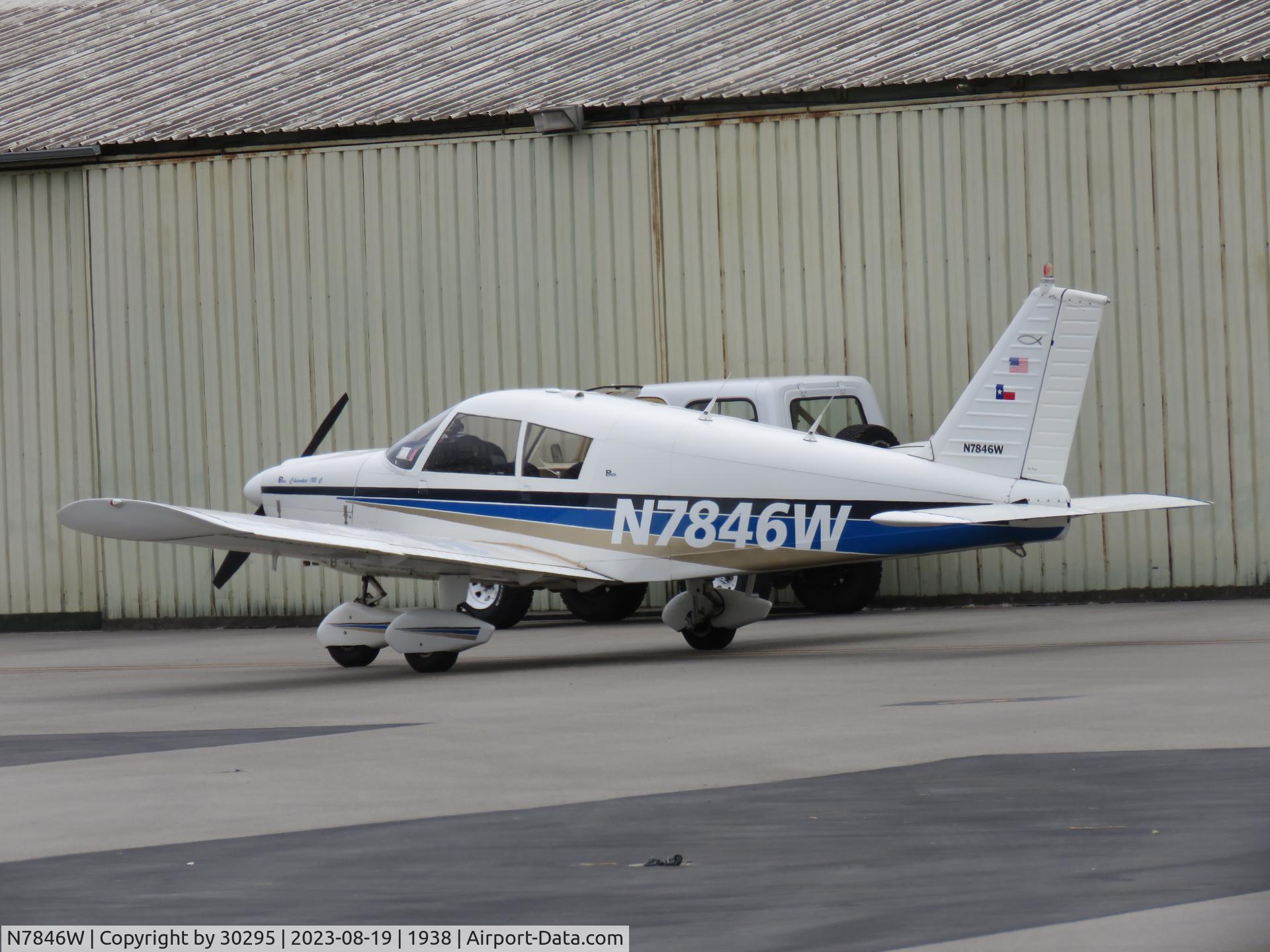 N7846W, 1964 Piper PA-28-180 C/N 28-1864, Parked by hangers