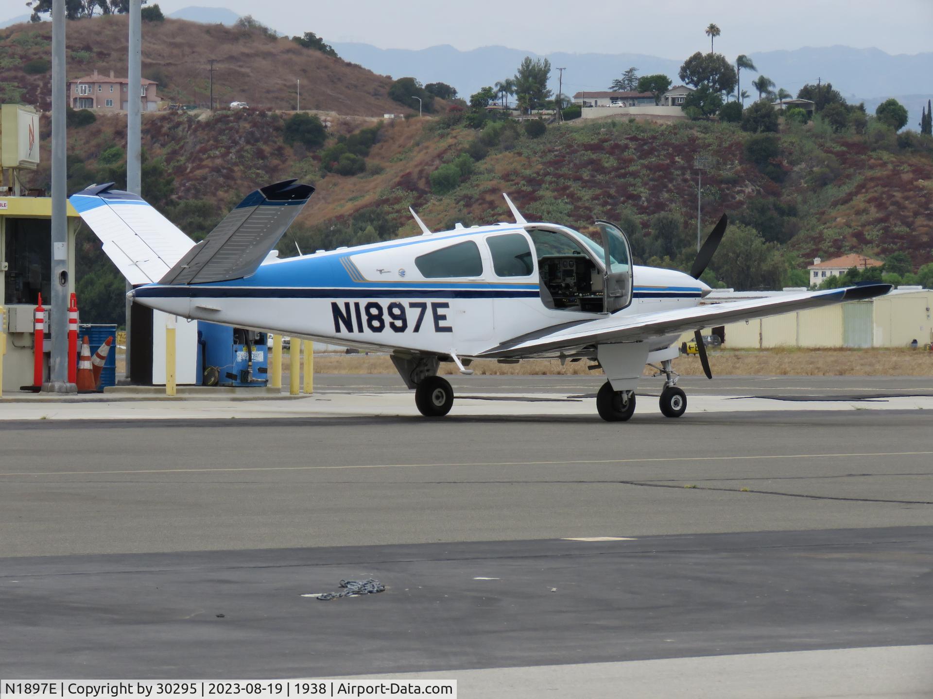 N1897E, 1966 Beech V35 Bonanza C/N D-8313, Getting fuel