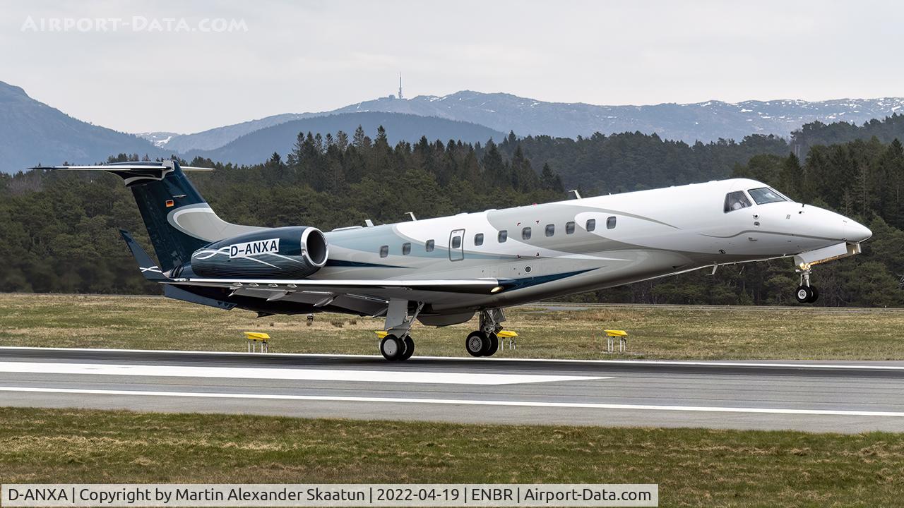 D-ANXA, 2012 Embraer EMB-135BJ Legacy 650 C/N 14501165, Landing rwy. 17.