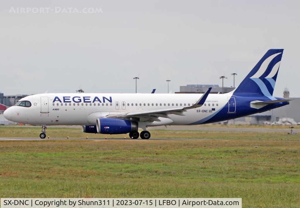 SX-DNC, 2016 Airbus A320-232 C/N 6961, Lining holding point rwy 32R for departure... new c/s