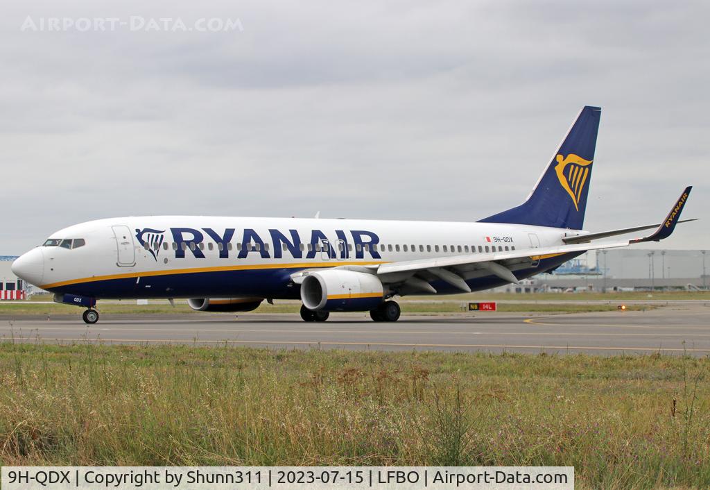 9H-QDX, 2017 Boeing 737-8AS C/N 44773, Taxiing to the Terminal...
