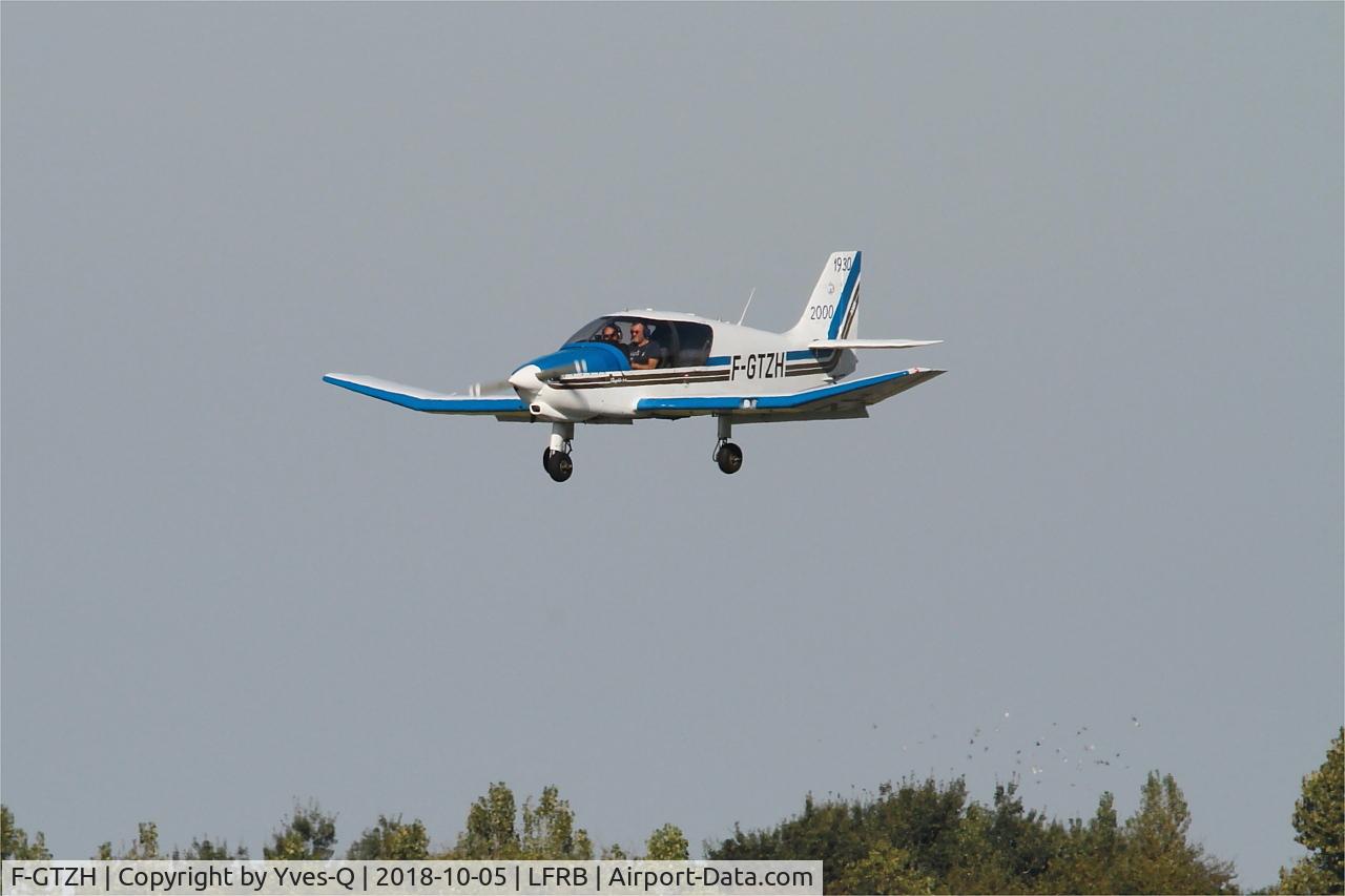 F-GTZH, Robin DR-400-120 Petit Prince C/N 2455, Robin DR-400-120 Petit Prince, On final Rwy 25L, Brest-Bretagne Airport (LFRB-BES)