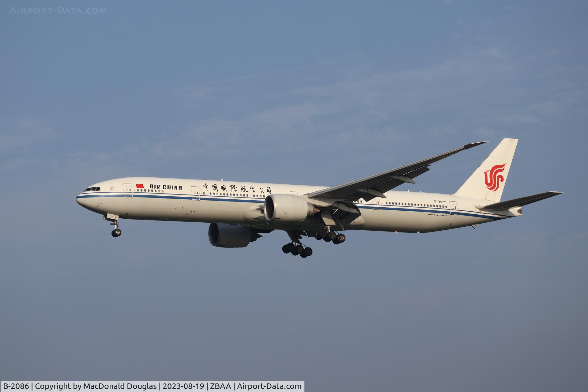 B-2086, 2011 Boeing 777-39L/ER C/N 38667, PEK/ZBAA