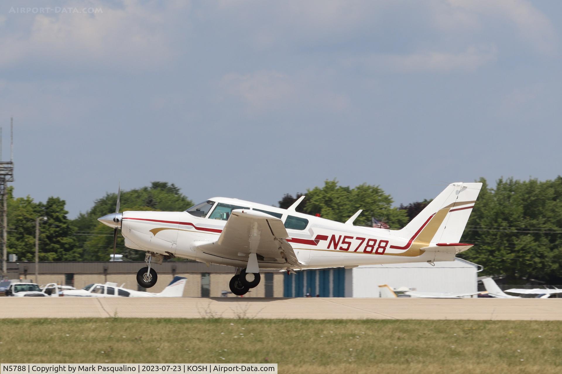 N5788, 1966 Piper PA-24-260 Comanche C/N 24-4580, Piper PA-24-250