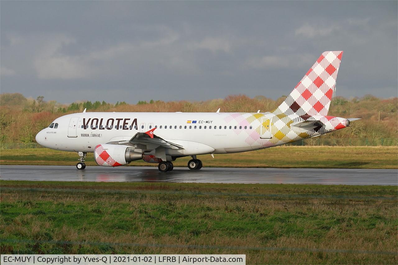 EC-MUY, 2003 Airbus A319-111 C/N 2050, Airbus A319-111, Taxiing rwy 07R, Brest-Bretagne airport (LFRB-BES)