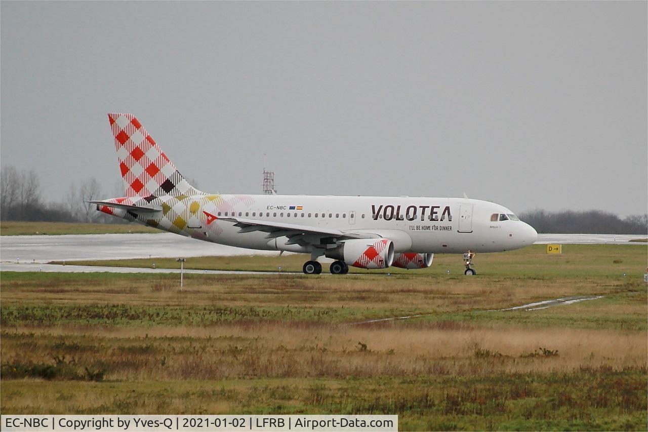 EC-NBC, 2003 Airbus 319-112 C/N 1884, Airbus 319-100, Exit Charlie, Brest-Bretagne airport (LFRB-BES)