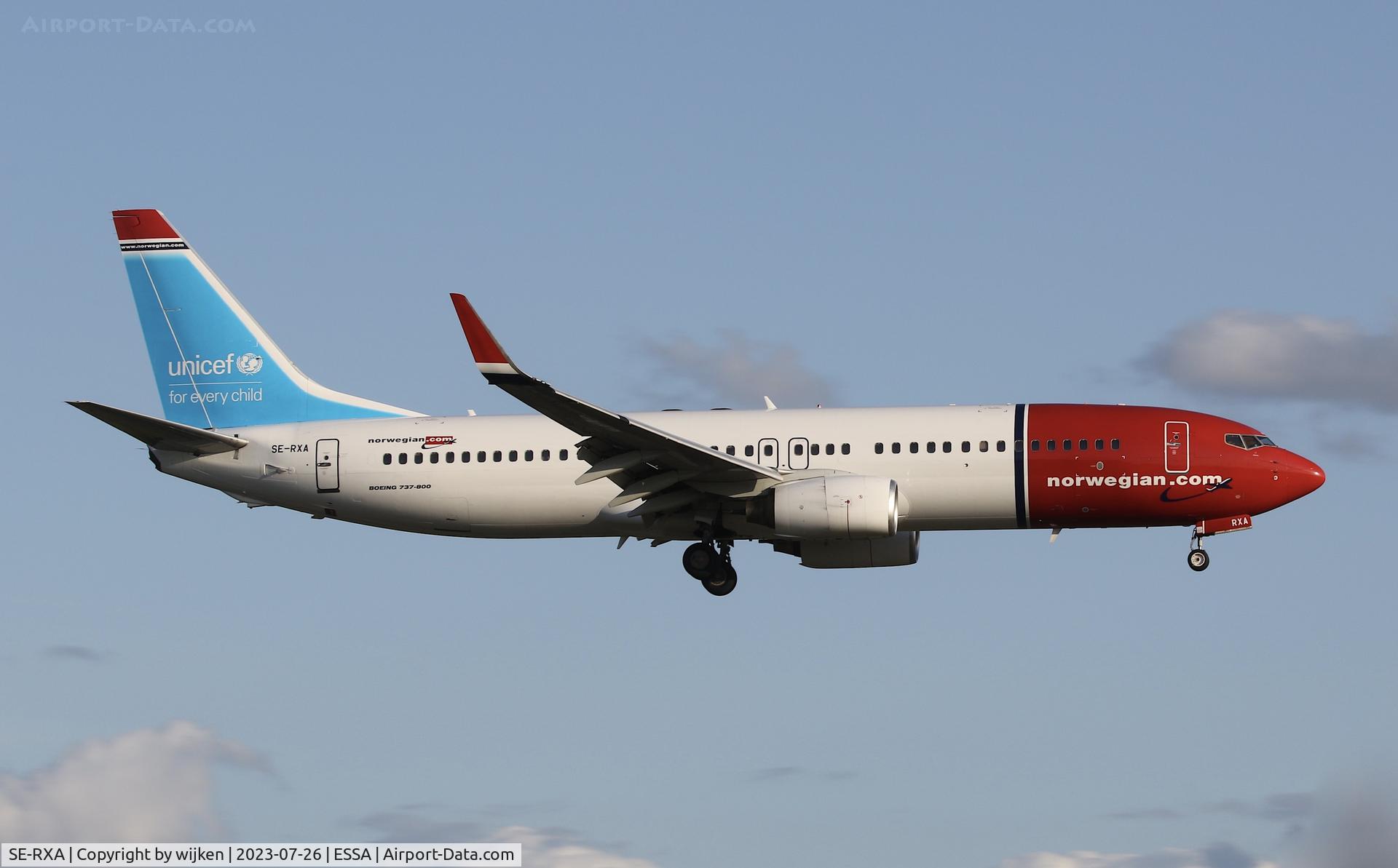 SE-RXA, 2010 Boeing 737-84P C/N 35757, RWY 26