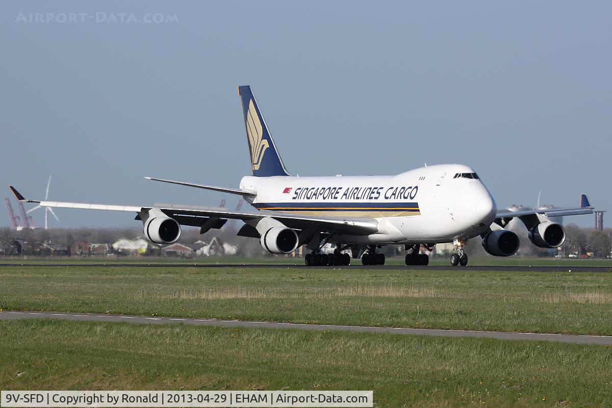 9V-SFD, 1995 Boeing 747-412F/SCD C/N 26553, at spl