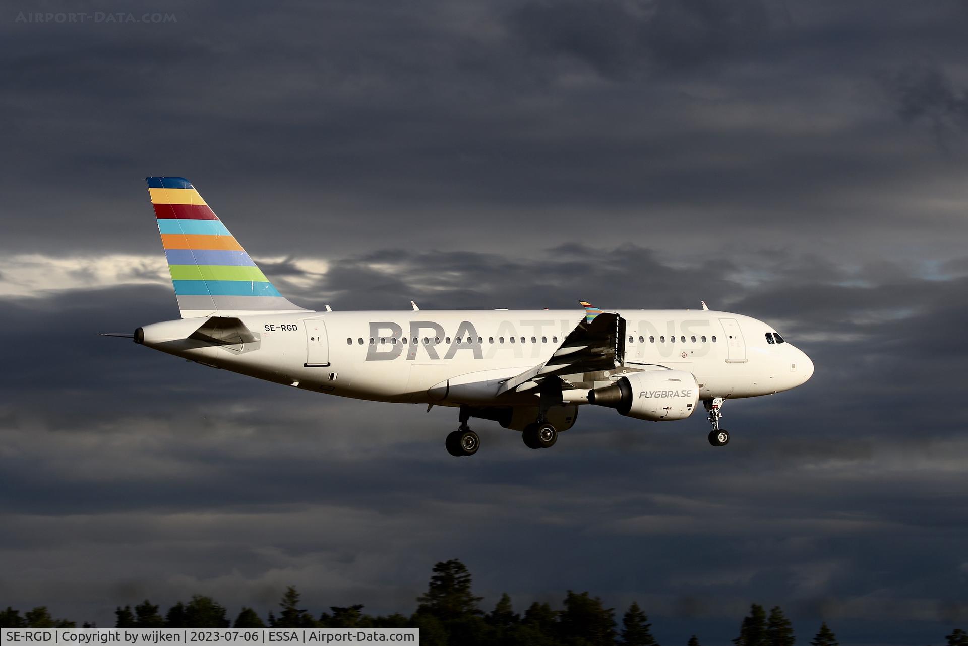 SE-RGD, 2007 Airbus A319-112 C/N 3346, RWY 26