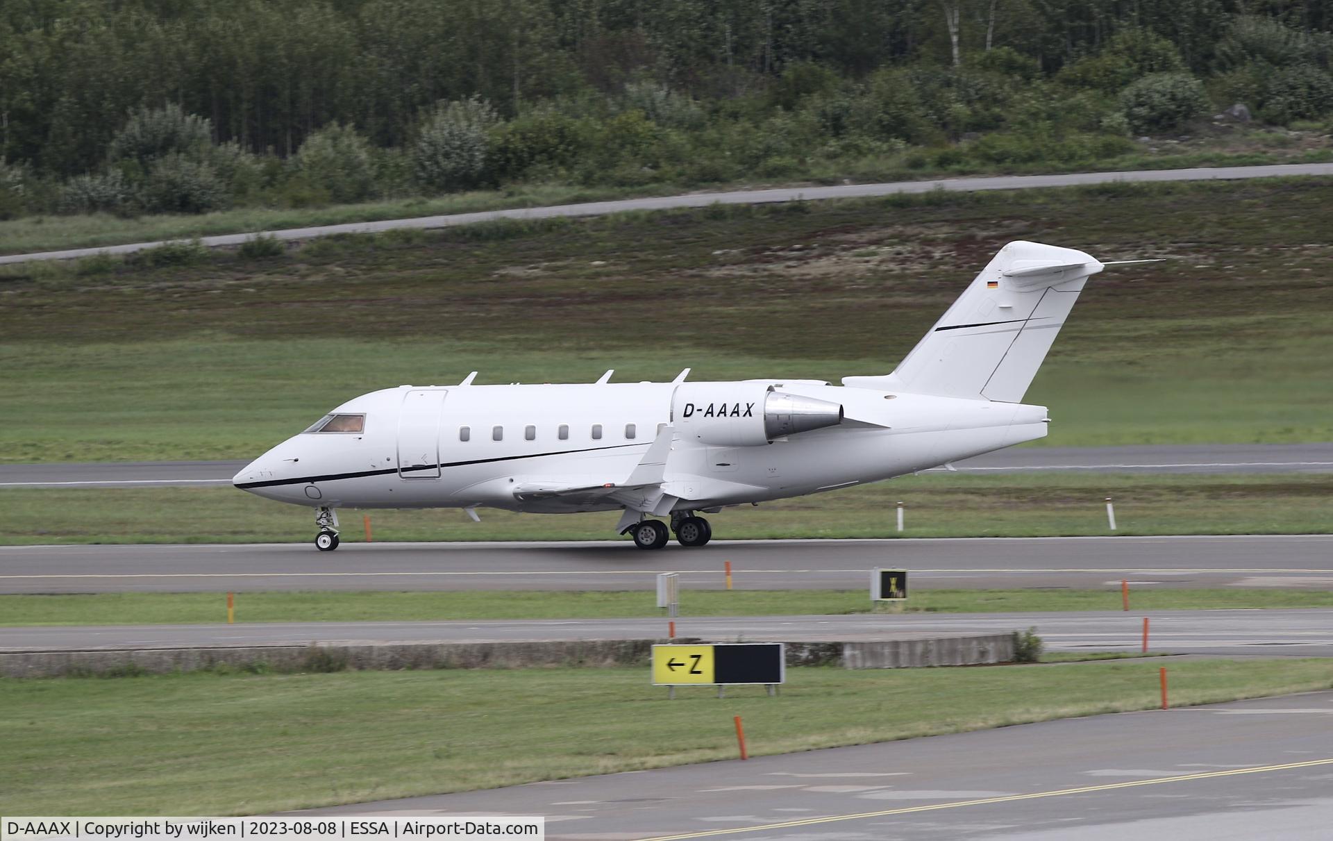 D-AAAX, 2000 Bombardier Challenger 604 (CL-600-2B16) C/N 5449, TWY X