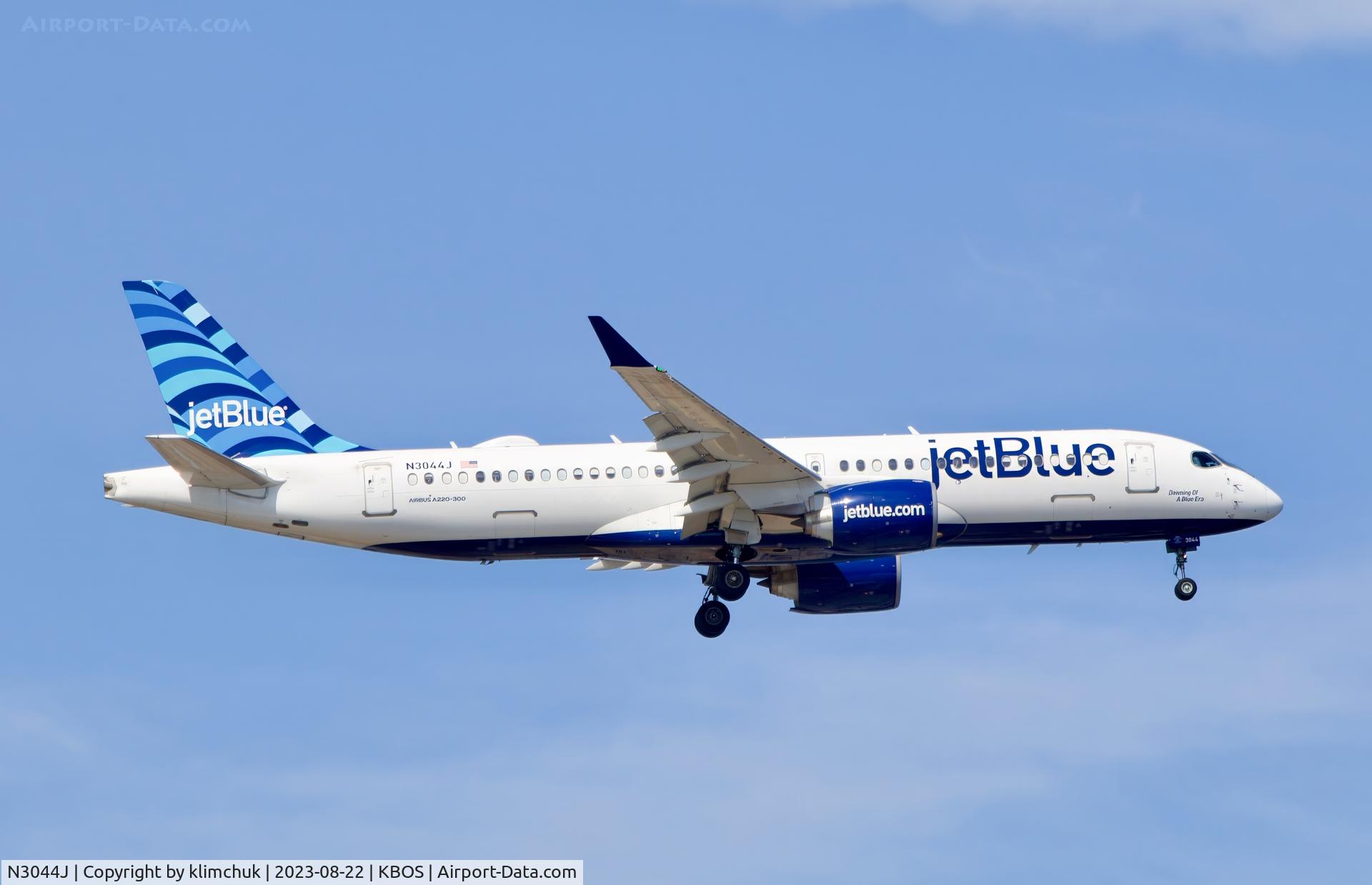 N3044J, 2021 Airbus A220-300 C/N 55108, Landing