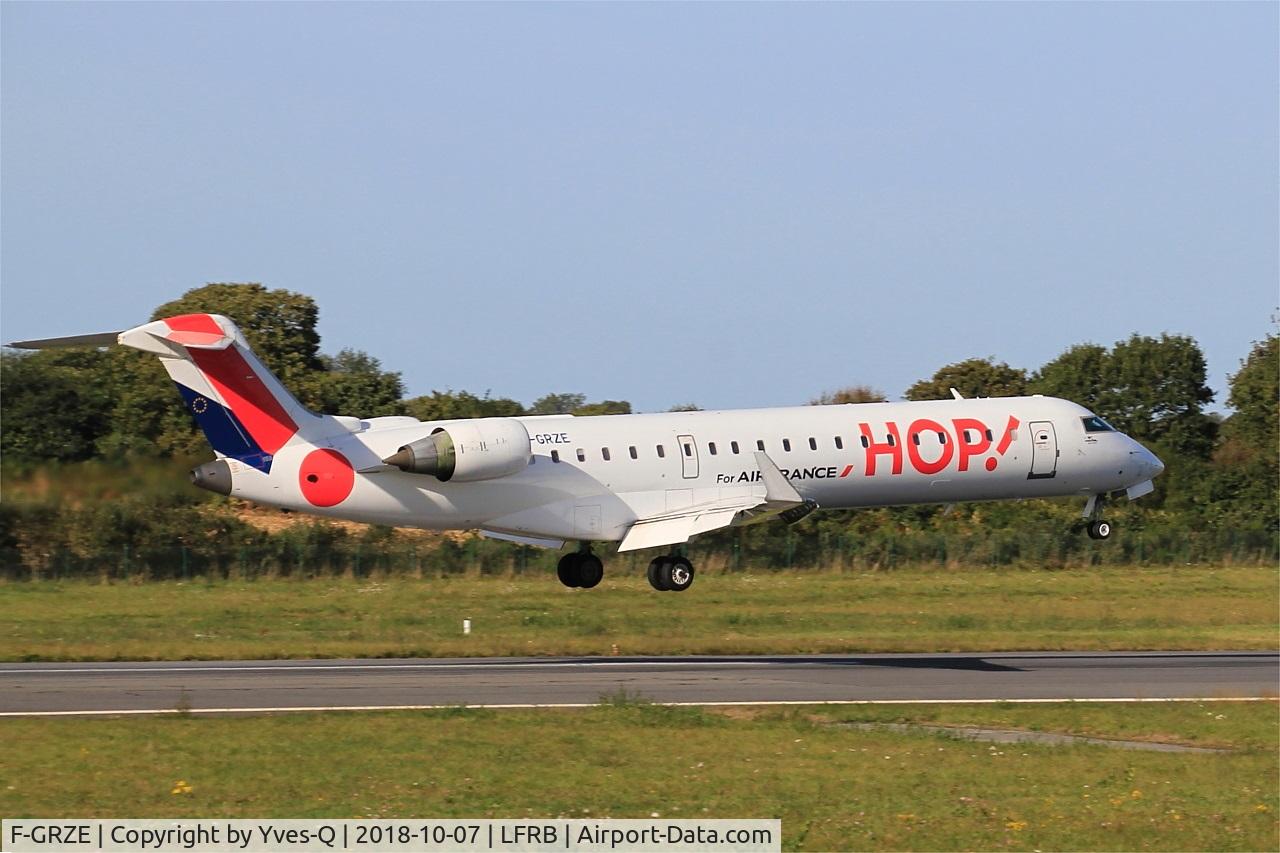 F-GRZE, 2001 Canadair CRJ-702 (CL-600-2C10) Regional Jet C/N 10032, Canadair Regional Jet CRJ-702, Landing rwy 07R, Brest-Guipavas Airport (LFRB-BES)