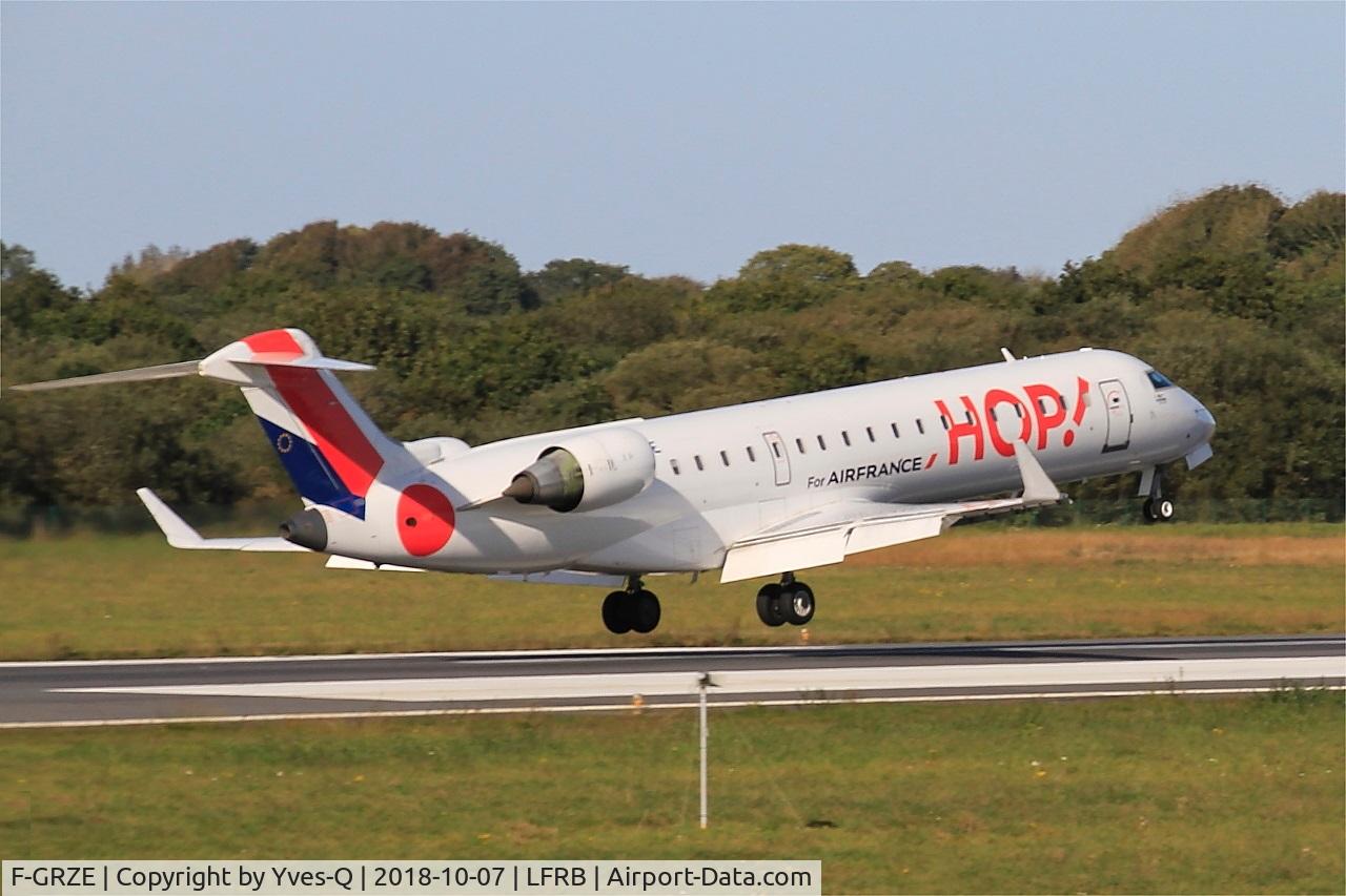 F-GRZE, 2001 Canadair CRJ-702 (CL-600-2C10) Regional Jet C/N 10032, Canadair Regional Jet CRJ-702, Landing rwy 07R, Brest-Guipavas Airport (LFRB-BES)