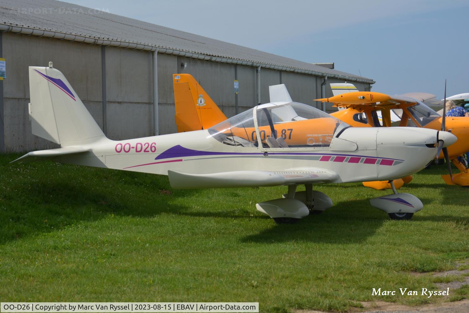 OO-D26, 1998 Evektor-Aerotechnik EV-97 Eurostar C/N 980203, At Avernas