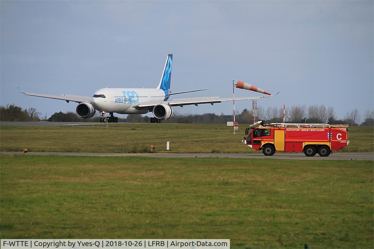 F-WTTE, 2017 Airbus A330-941N C/N 1812, Airbus A330-941 neo, Landing rwy 25L, Brest-Bretagne airport (LFRB-BES)