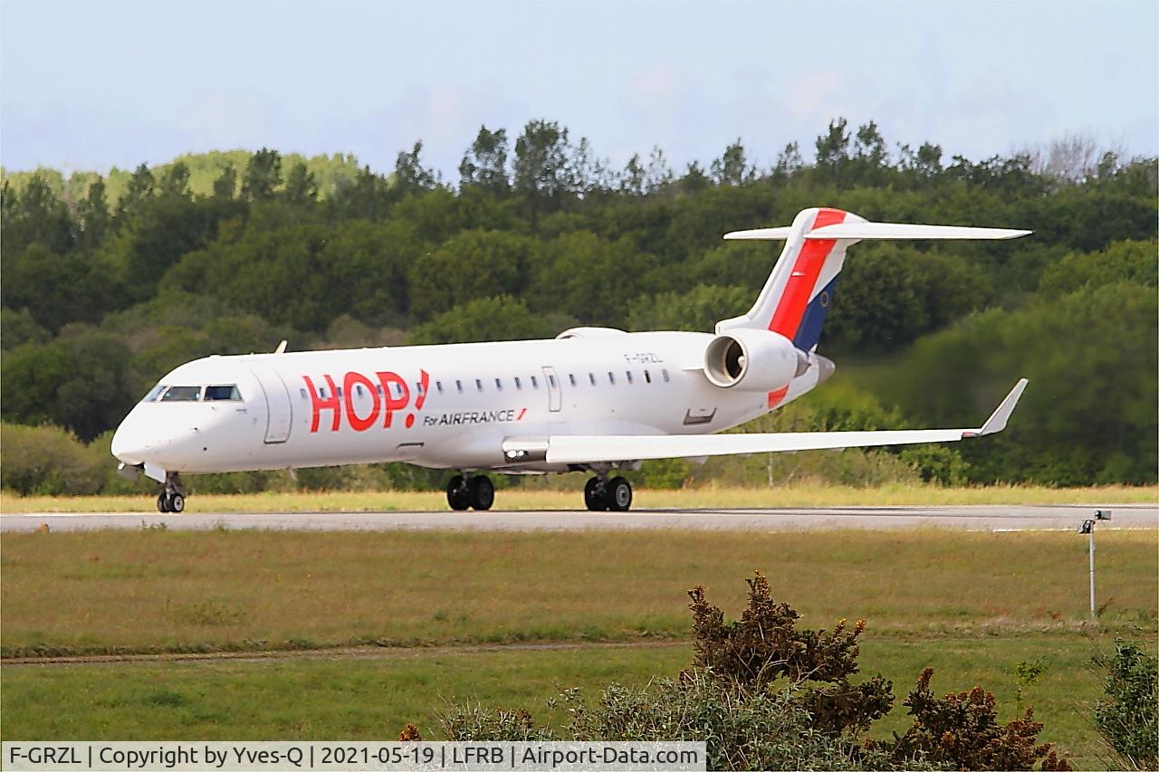 F-GRZL, 2006 Bombardier CRJ-700 (CL-600-2C10) Regional Jet C/N 10245, Bombardier CRJ-700, Ready to take off rwy 25L, Brest-Bretagne Airport (LFRB-BES)