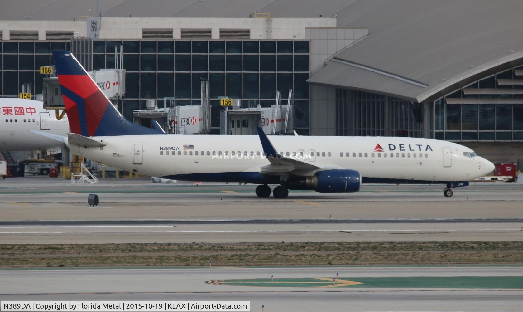 N389DA, 2000 Boeing 737-832 C/N 30376, DAL 738 zx