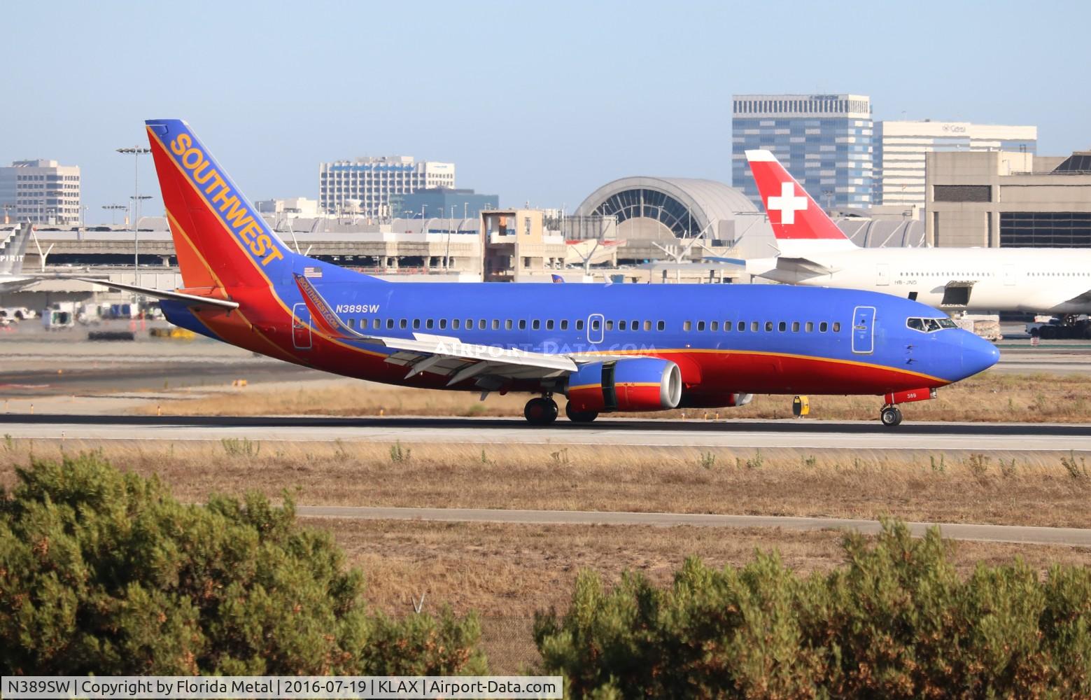 N389SW, 1994 Boeing 737-3H4 C/N 26592, SWA 733 canyon blue zx in from OAK