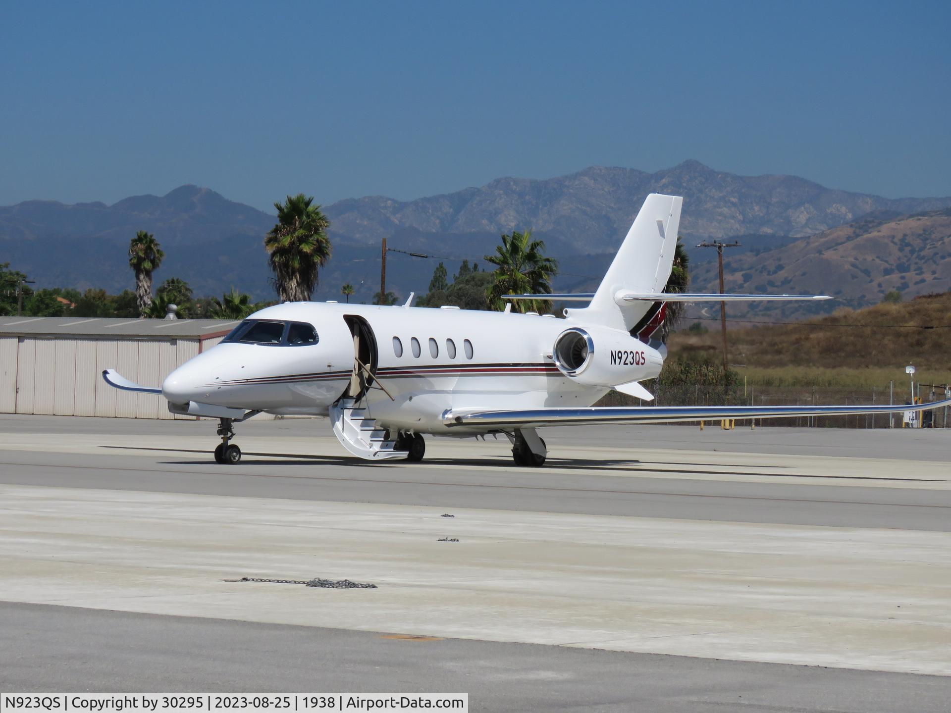N923QS, 2023 Cessna 680A Citation Latitude C/N 680A-0350, Waiting for passengers