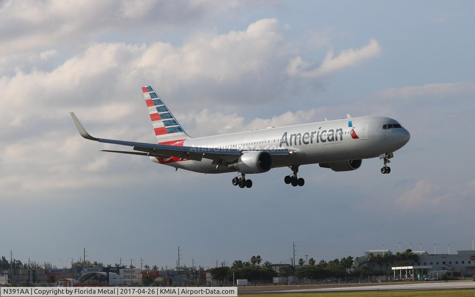 N391AA, 1995 Boeing 767-323 C/N 27451, AAL 763 nc zx CDG-MIA