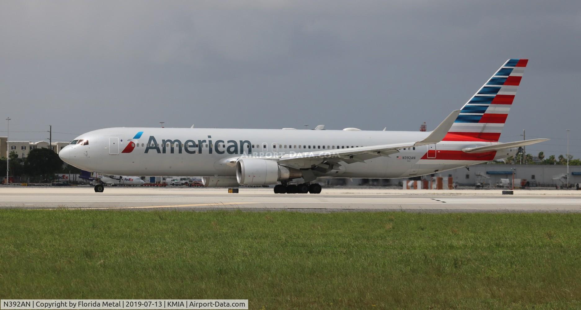 N392AN, 1998 Boeing 767-323 C/N 29429, AAL 763 nc zx MIA-LAS