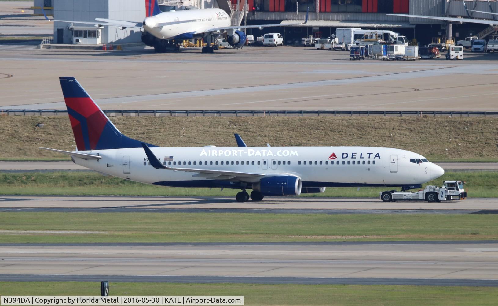 N394DA, 2000 Boeing 737-832 C/N 30562, DAL 738 zx