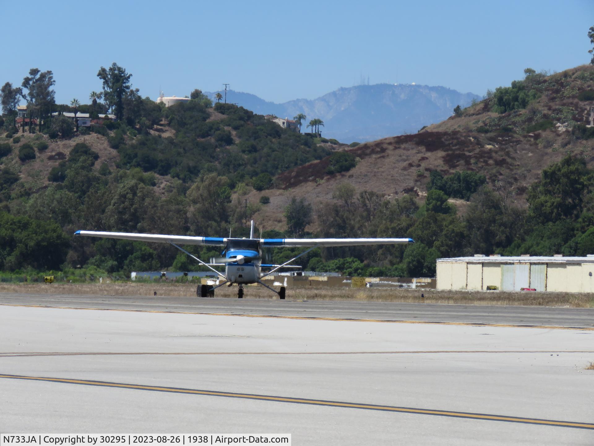 N733JA, 1976 Cessna 172N C/N 17268320, Entering taxiway