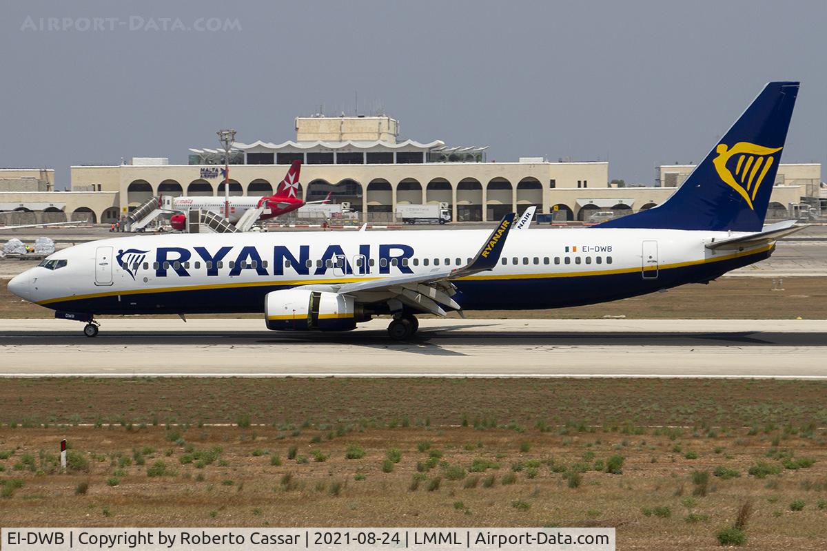 EI-DWB, 2007 Boeing 737-8AS C/N 36075, Runway 31
