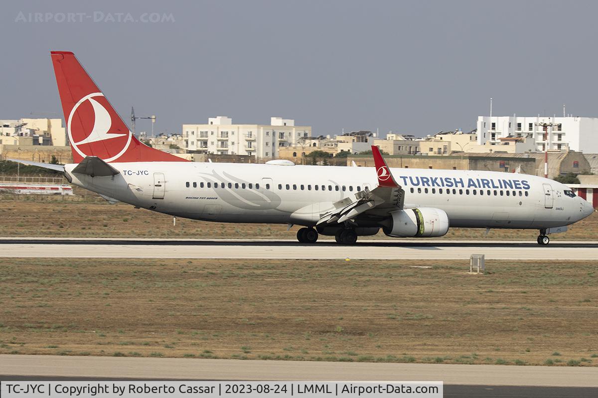 TC-JYC, 2012 Boeing 737-9F2/ER C/N 40977, Runway 31