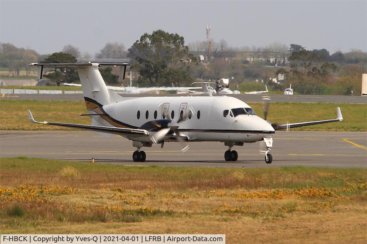 F-HBCK, 1999 Beech 1900D C/N UE-374, Beech 1900D, Taxiing to boarding area, Brest-Bretagne Airport (LFRB-BES)