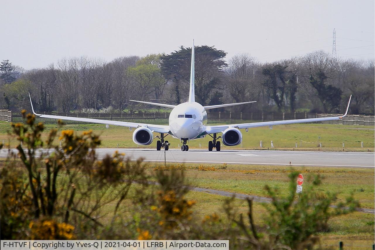 F-HTVF, 2017 Boeing 737-8K2 C/N 62160, Boeing 737-8K2, Lining up rwy 07R, Brest-Bretagne Airport (LFRB-BES)
